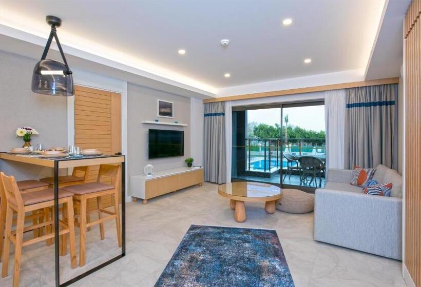 سوییت لوکس, Un Side Aparthotel