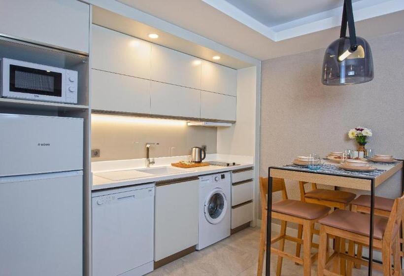 سوییت لوکس, Un Side Aparthotel