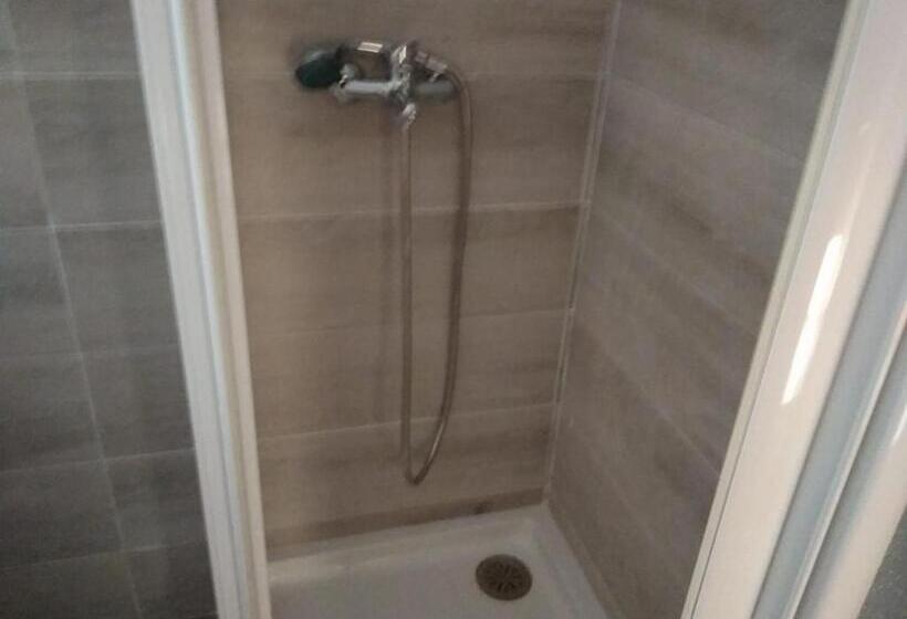 Quarto Quádruplo Estandar, Hostal Restaurante Milenium