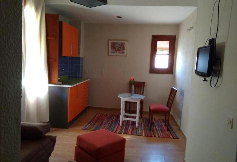 Четырехместный Номер Стандарт, Hostal Restaurante Milenium