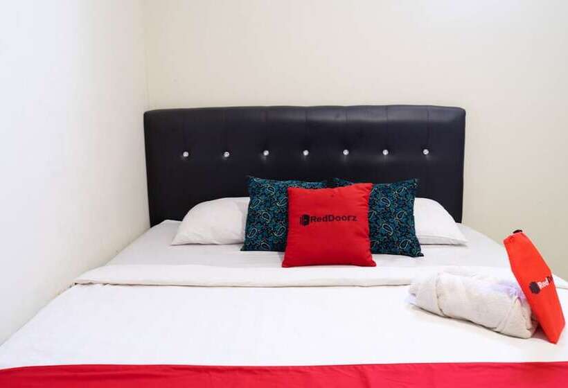 اتاق اکونومی, Reddoorz Near Setrasari Mall 4