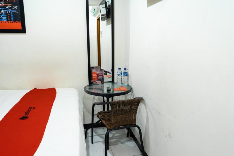 اتاق استاندارد, Reddoorz Near Setrasari Mall 4