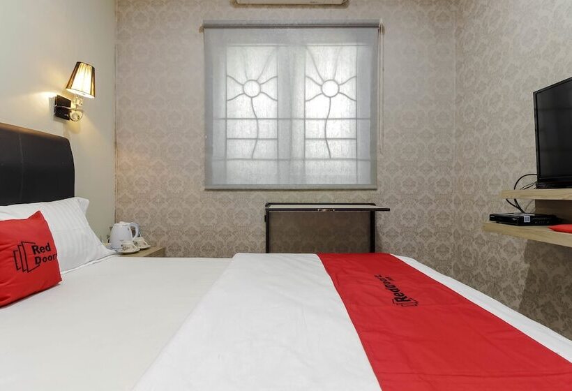 Номер Стандарт, Reddoorz Plus Near Lippo Cikarang Mall