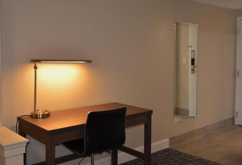 اتاق اجرایی با تخت بزرگ, Opal Hotel & Suites