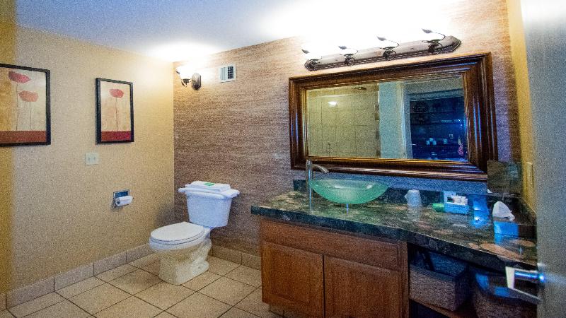Люкс Кровать Кинг, Holiday Inn Cody   Convention Center, An Ihg