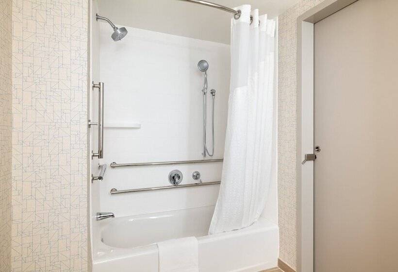 장애인을 위한 스탠다드 룸, Holiday Inn Express & Suites Boston   Cambridge, An Ihg