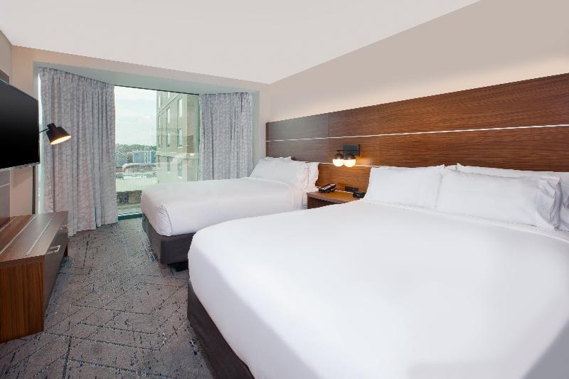 سوییت, Holiday Inn Express Hotel & Suites Virginia Beach Oceanfront, An Ihg