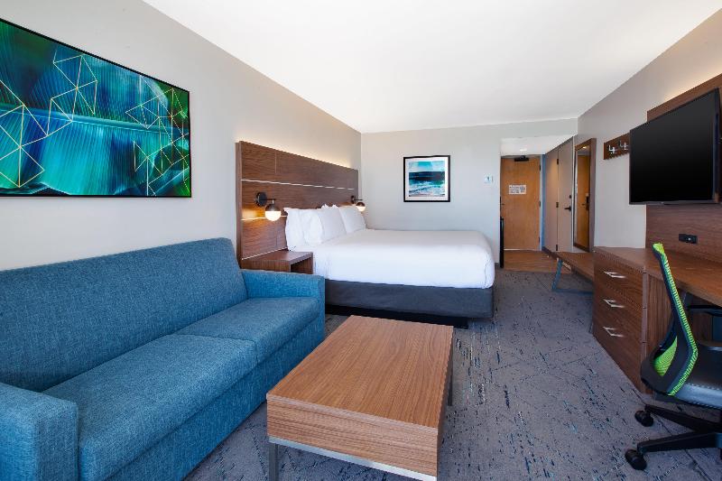 اتاق استاندارد با تخت بزرگ, Holiday Inn Express Hotel & Suites Virginia Beach Oceanfront, An Ihg