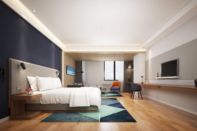 سوییت, Holiday Inn Express Hotel & Suites Virginia Beach Oceanfront, An Ihg