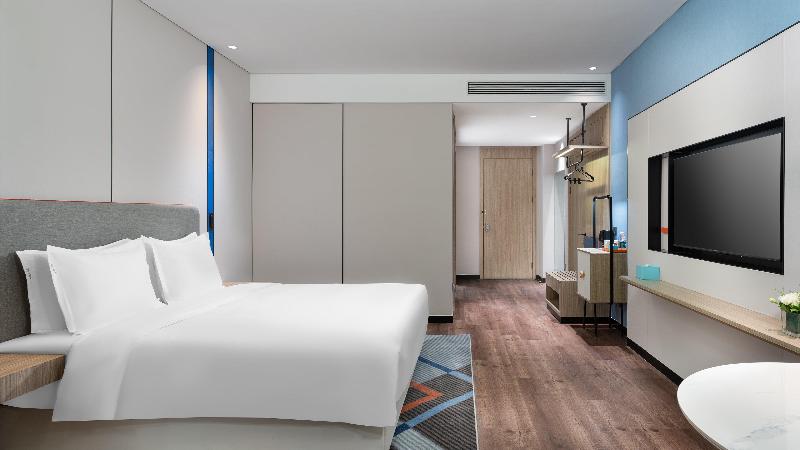 سوییت, Holiday Inn Express Hotel & Suites Virginia Beach Oceanfront, An Ihg
