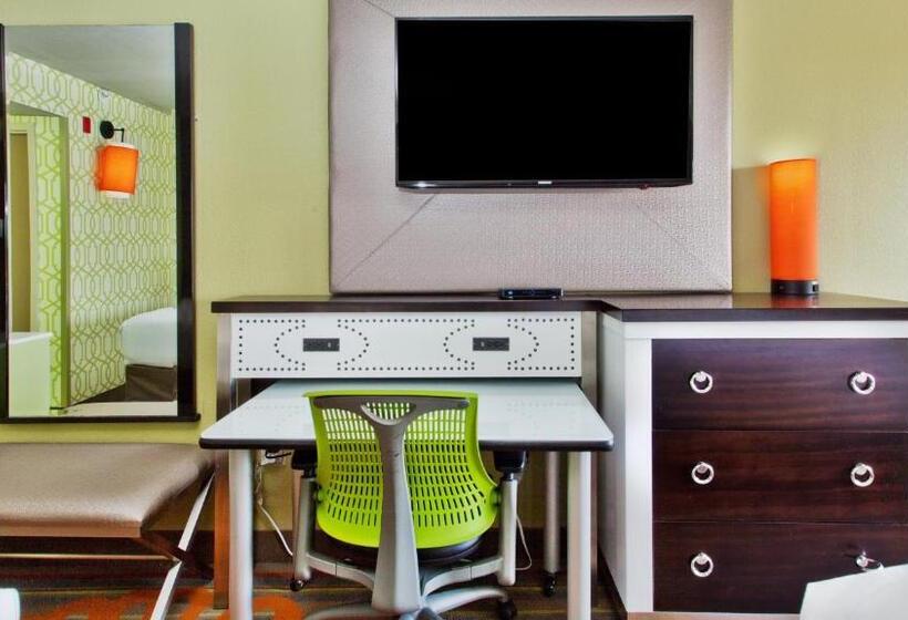 带大床的标准间, Holiday Inn Express Atlanta Galleria Ballpark Area, An Ihg
