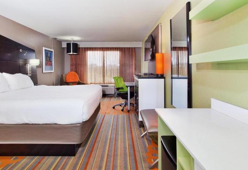 适合残疾人士使用的带超级大床的标准间, Holiday Inn Express Atlanta Galleria Ballpark Area, An Ihg