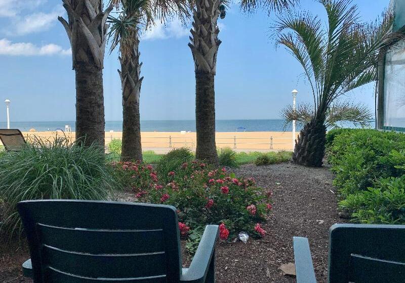 سوئیت برای معلولان, Holiday Inn & Suites Virginia Beach   North Beach, An Ihg