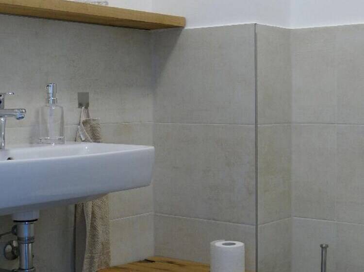 Quarto Estandar Individual, Kraftquelle Waldhäuser