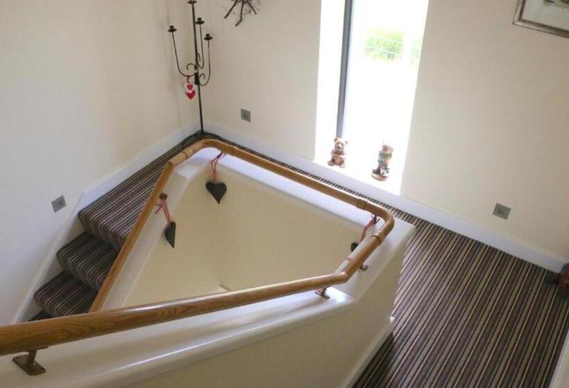 Дом 1 Спальня, Emy Lakehouse   Near Castle Leslie, Glaslough
