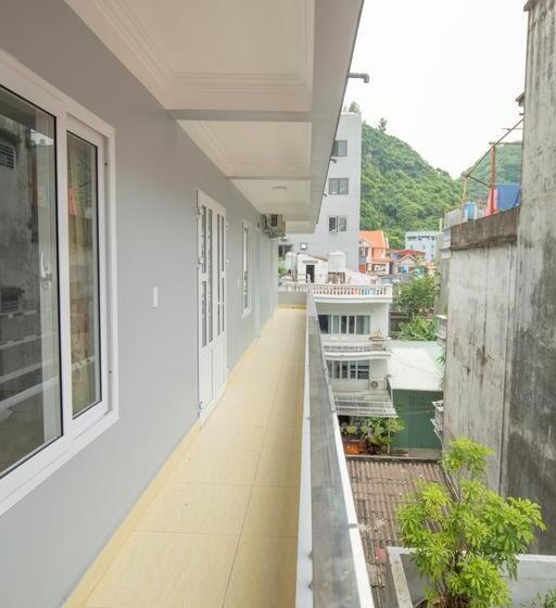 اتاق استاندارد چهارنفره با بالکن, Kiên Cường Hostel