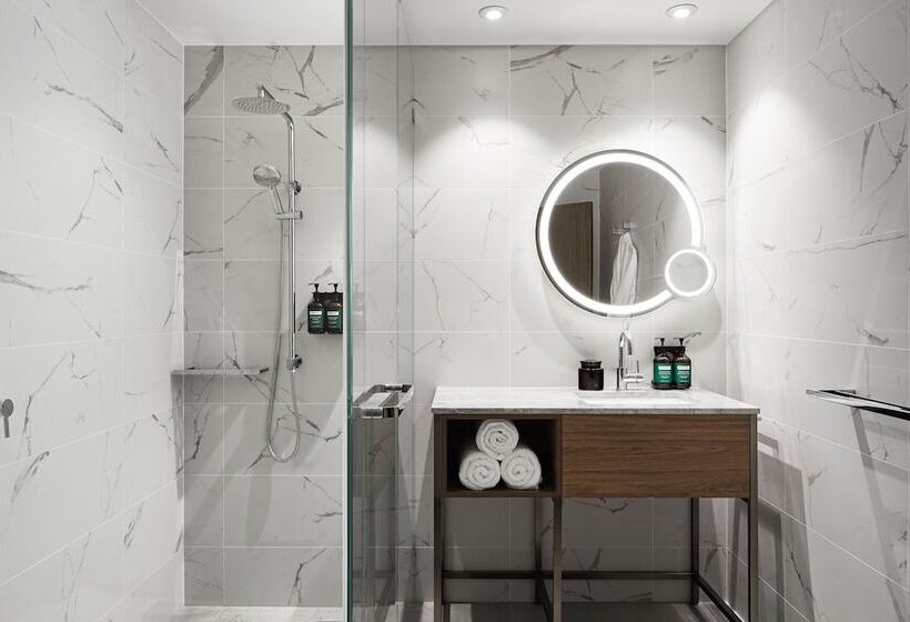 Premium Room City View, Crowne Plaza Sydney Darling Harbour, An Ihg