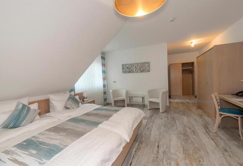 Семейный Номер Deluxe, Lakeside Resort Michaela
