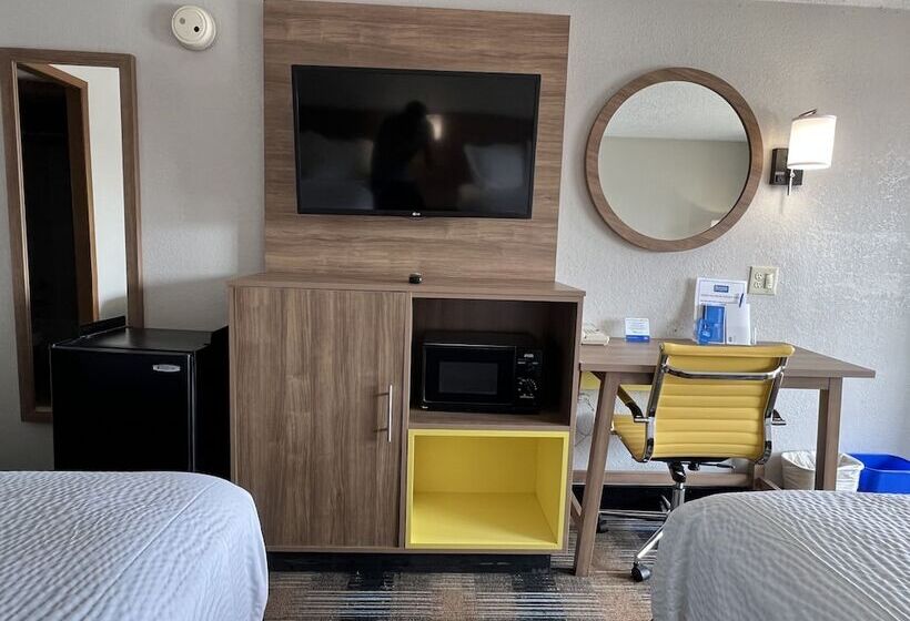 Номер Стандарт 2 Двуспальные Кровати, Days Inn By Wyndham Liverpool Syracuse
