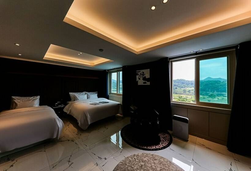 Номер Премиум, Gongju