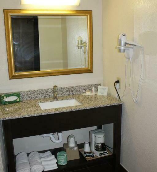 سوئیت با تخت بزرگ, Days Inn By Wyndham Birmingham/west