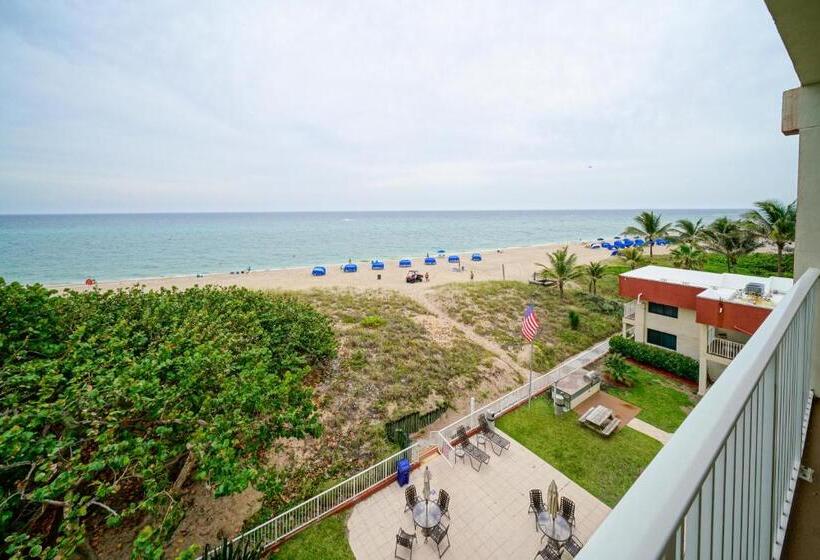 스탠다드 스튜디오, La Costa Beach Club