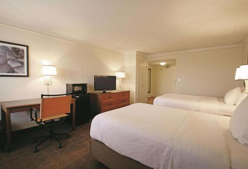 Номер Deluxe, La Quinta By Wyndham Coral Springs University Dr