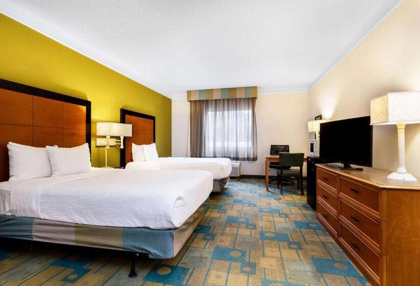 Номер Deluxe, La Quinta By Wyndham St. Pete Clearwater Airport