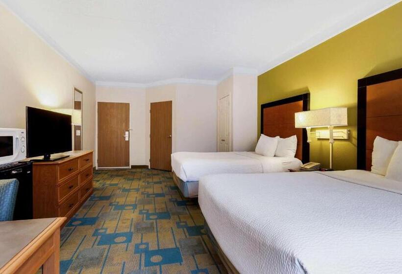 Студия Deluxe, La Quinta By Wyndham St. Pete Clearwater Airport