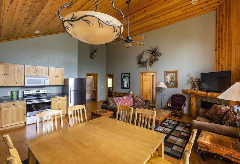 Хижина, Lodge At Palmer Gulch