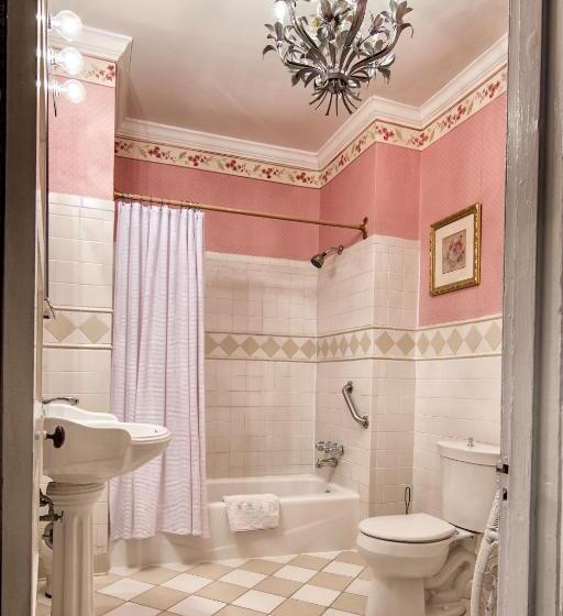 غرفة ديلوكس سرير كينج, La Reserve Bed And Breakfast