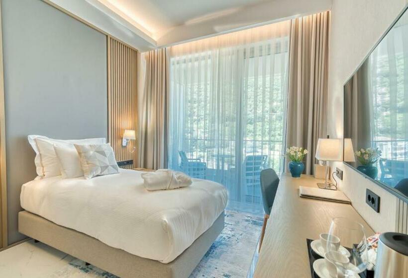 اتاق استاندارد یک نفره با چشم‌انداز دریا, Hyatt Regency Kotor Bay Resort