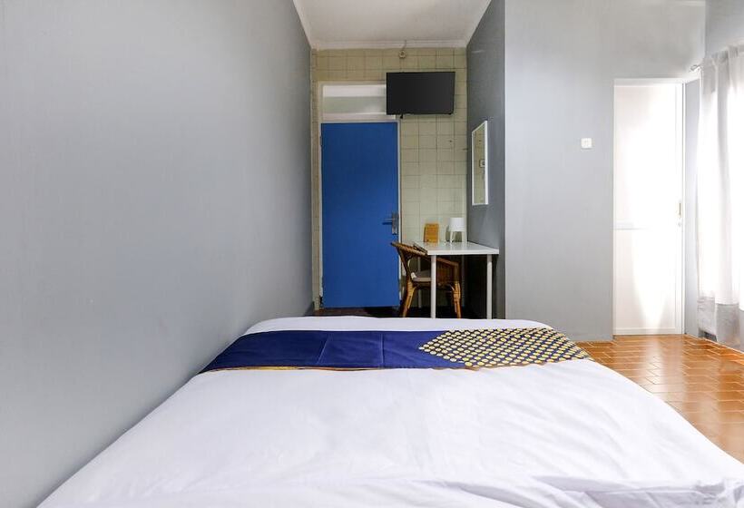 Deluxe Zimmer, Spot On 2281 Omajo