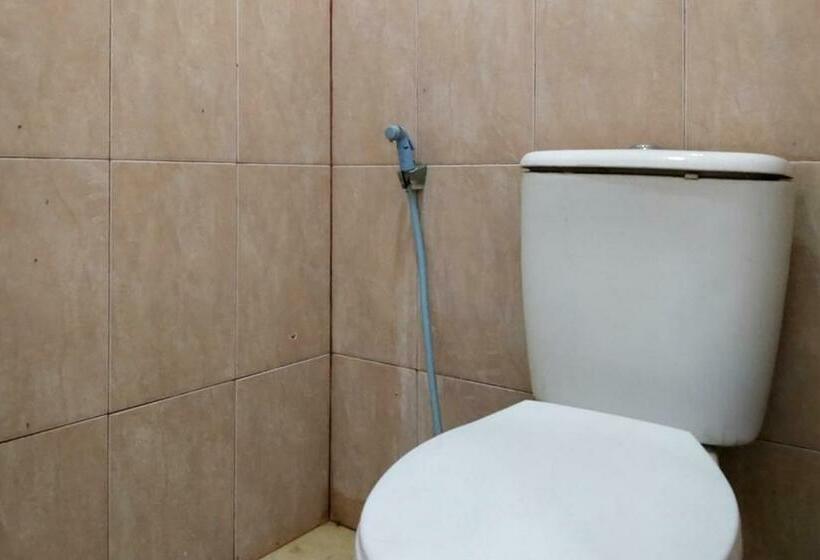Номер Стандарт, Reddoorz @ Hotel Surabaya Sumenep