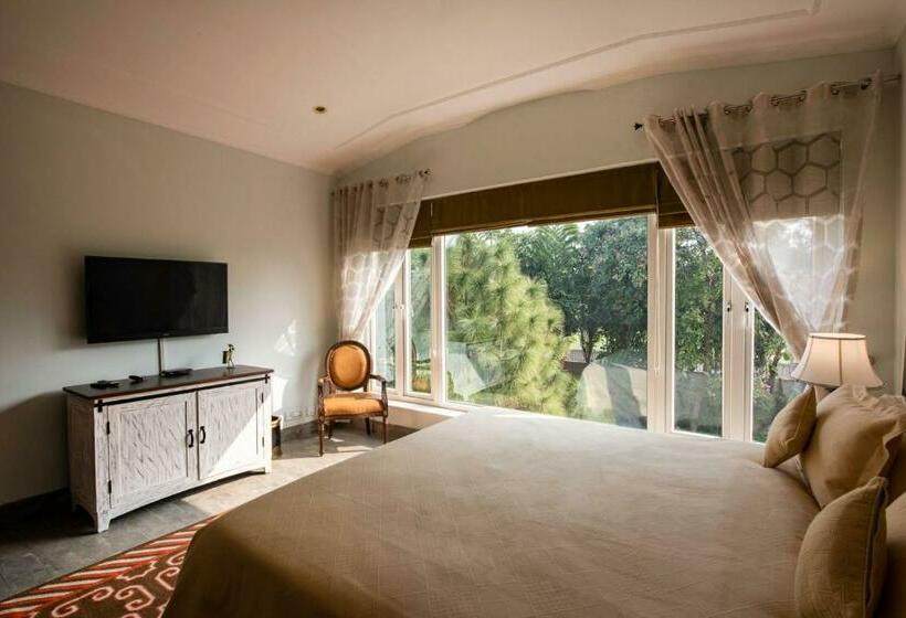 Номер Deluxe, Blusalzz Collection   Siddha Wellness Village, Faridabad   Haryana