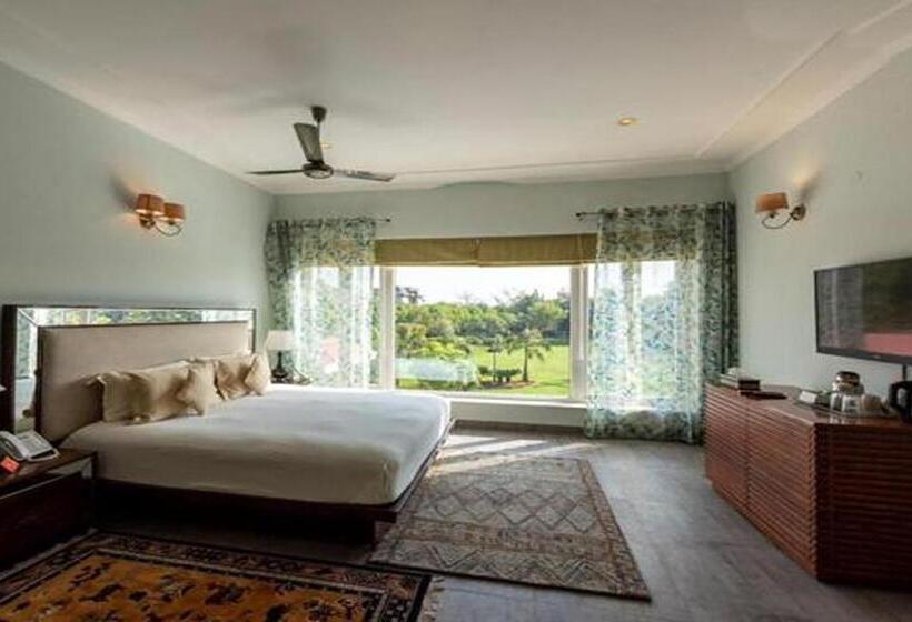 Стандартный Номер Кровать Кинг, Blusalzz Collection   Siddha Wellness Village, Faridabad   Haryana