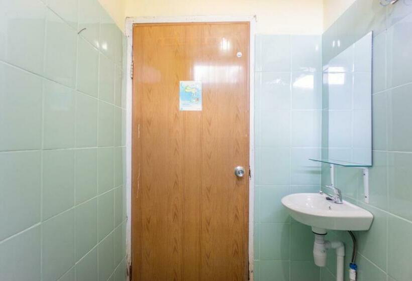 اتاق لوکس, Oyo 2180 Vina Vira