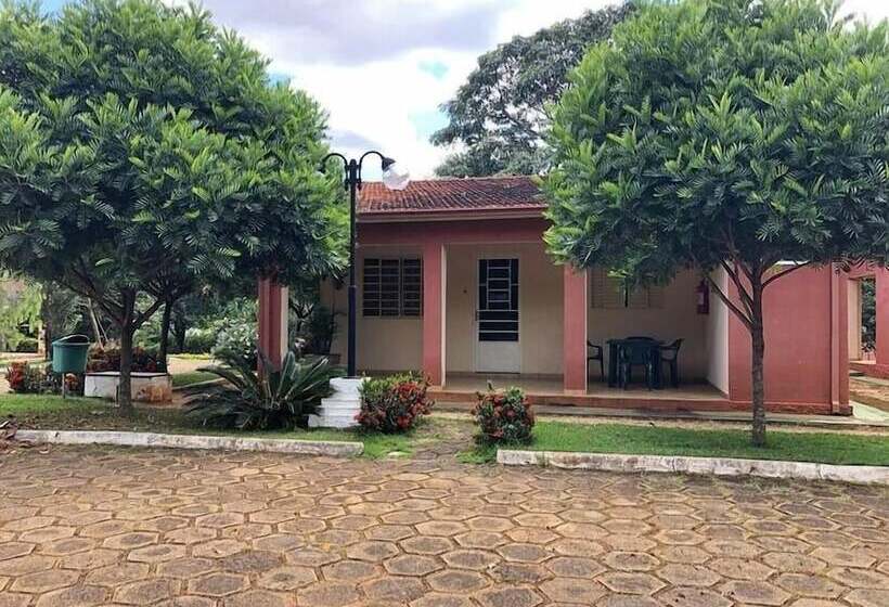샬레, Pousada Pontal Do Lago
