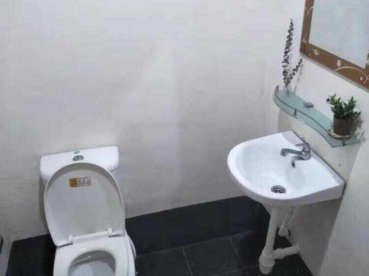 اتاق لوکس چهار تخته, Motel Kampung Kuah