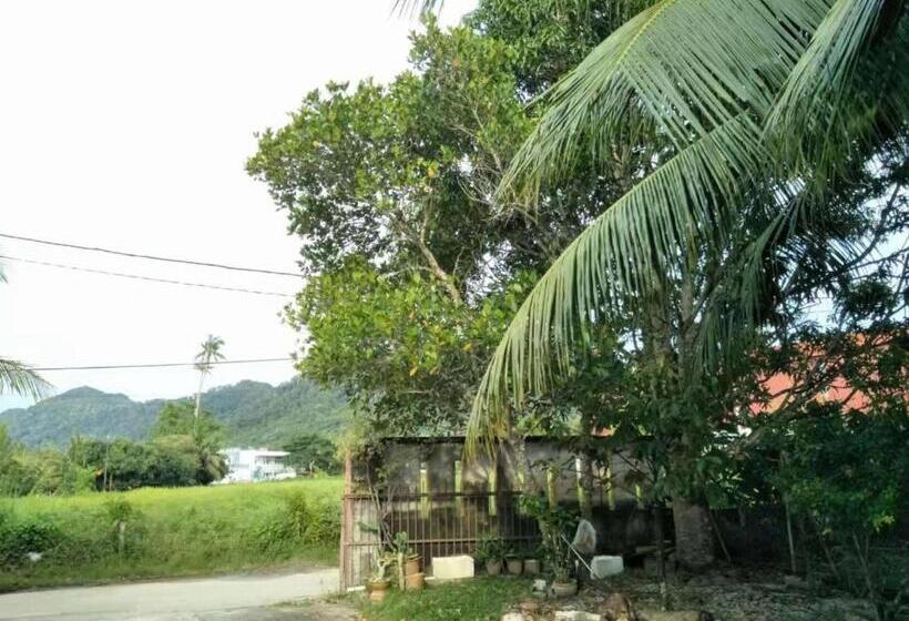 디럭스 4인 룸, Motel Kampung Kuah