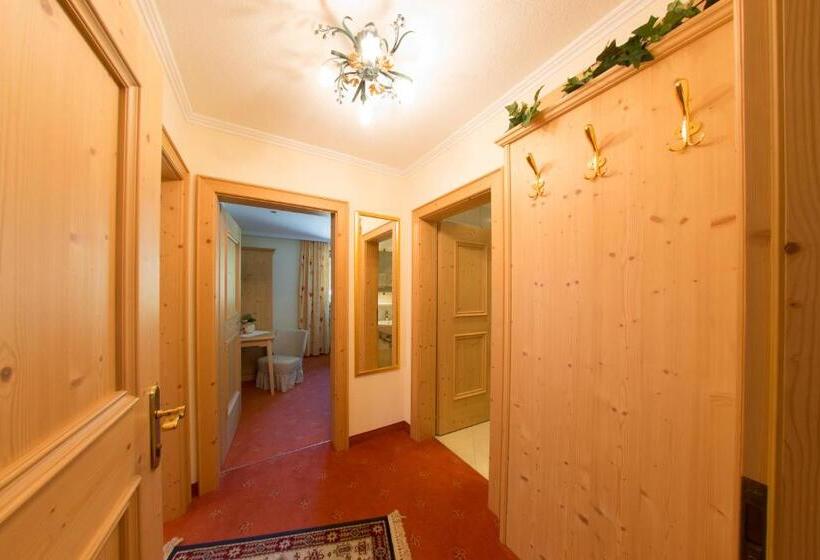 2 Bedroom Apartment with Balcony, Landhaus Zauser