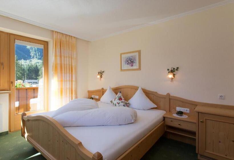 2 Bedroom Apartment with Balcony, Landhaus Zauser