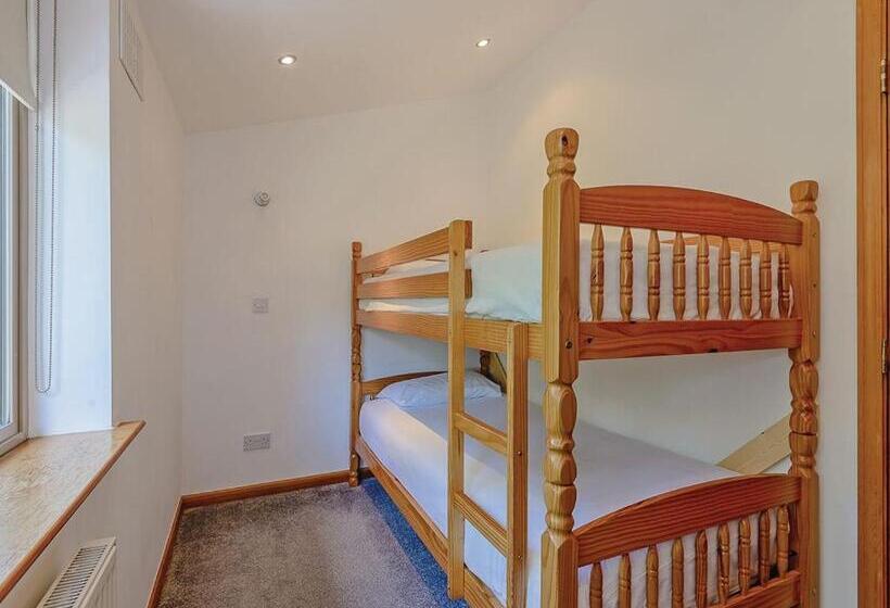 Дом 4 Спальни, Penvale Lakes Lodges