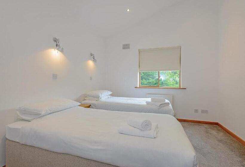 Дом 2 Спальни, Penvale Lakes Lodges