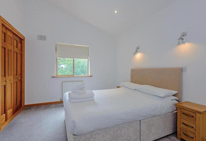 Дом 2 Спальни, Penvale Lakes Lodges