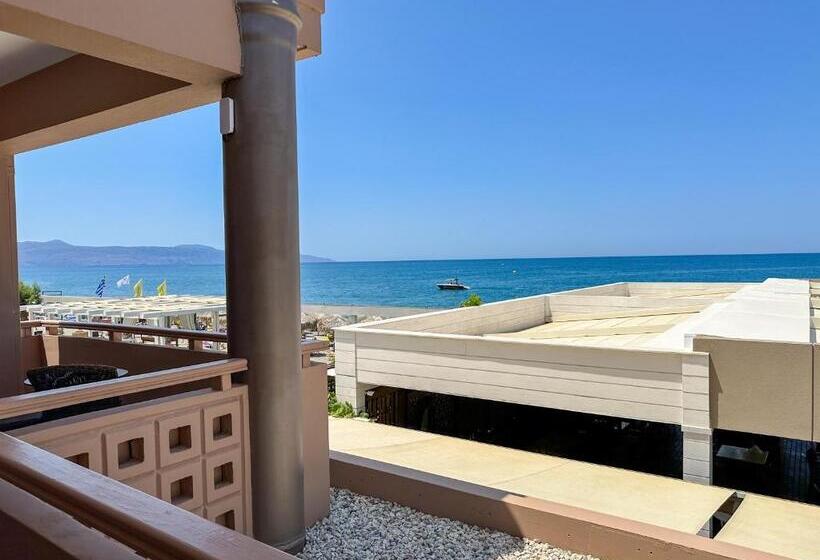 استودیوی استاندارد با چشم‌انداز دریا, Ariadne Beach