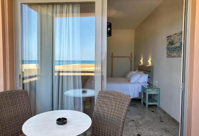 استودیوی استاندارد با چشم‌انداز دریا, Ariadne Beach