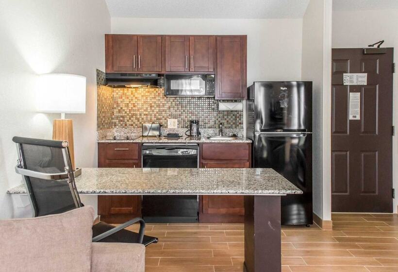 سوییت, Mainstay Suites Pittsburgh Airport