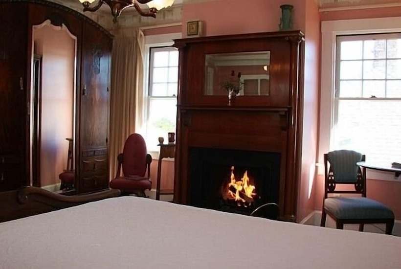 标准间, Martine Inn