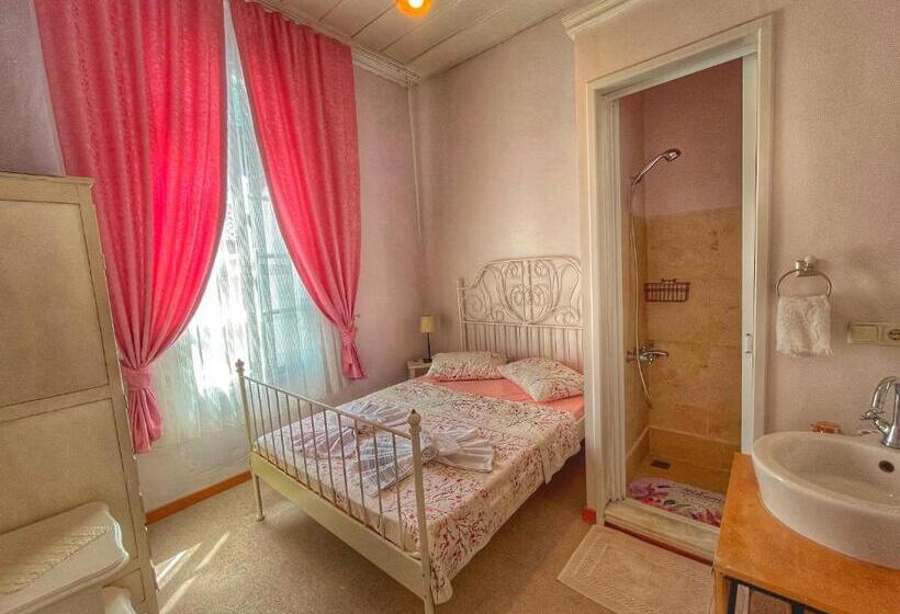 غرفة قياسية, Eolya Konuk Evi